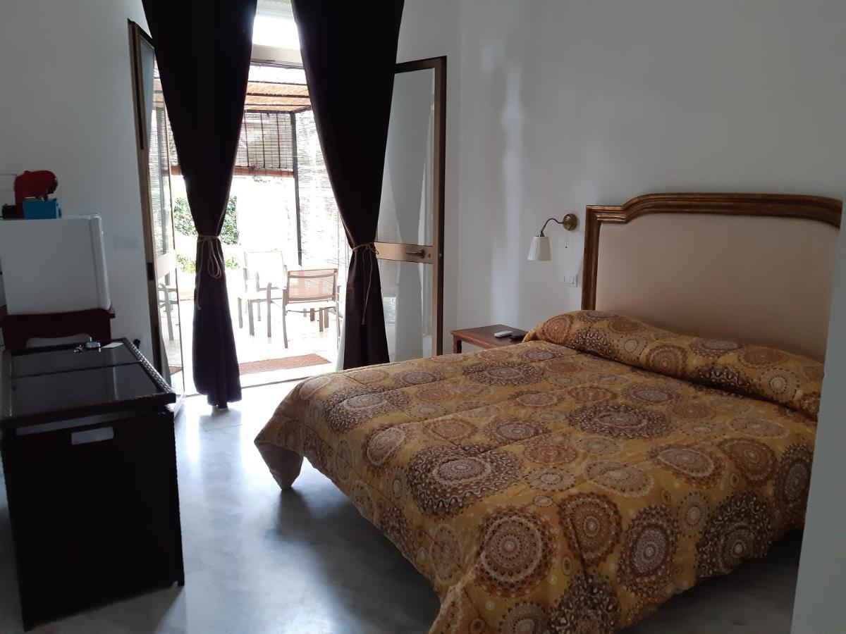 Bed and Breakfast La Gran Dama Розето-дельи-Абруцци Экстерьер фото